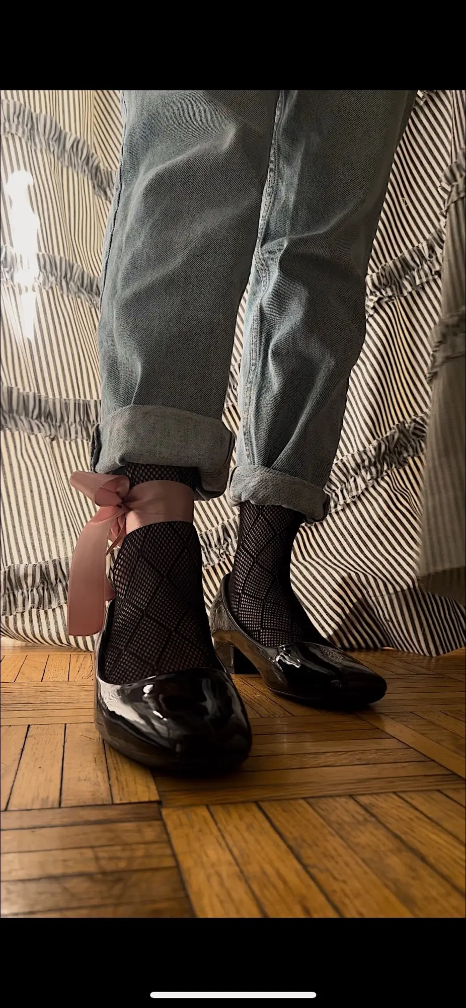 flowers, bows, tights; never just a white shirt and jeans #accessorize 