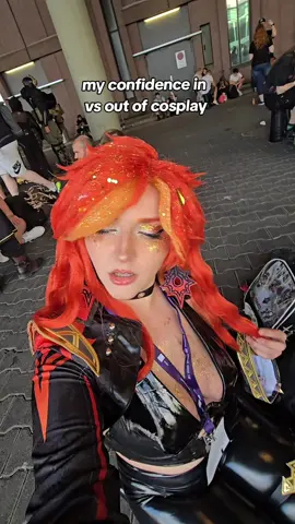 ITS SO BAD i will literally flirt with everyone i know🤞🏻😭 #cosplay #GenshinImpact #gamescom2025 