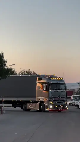 #شاحنات_مرسيدس_بنز🇩🇪 