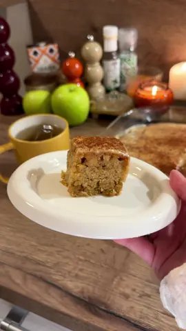 Easy spiced apple cake ☺️🍏#EasyRecipe #baking #BakeWithMe #dessert #quickrecipes 