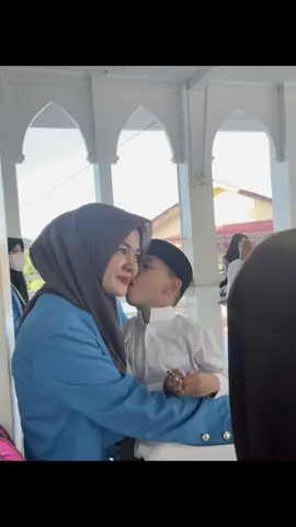 adee itu pipi bukan minuman🤭🤏🏻