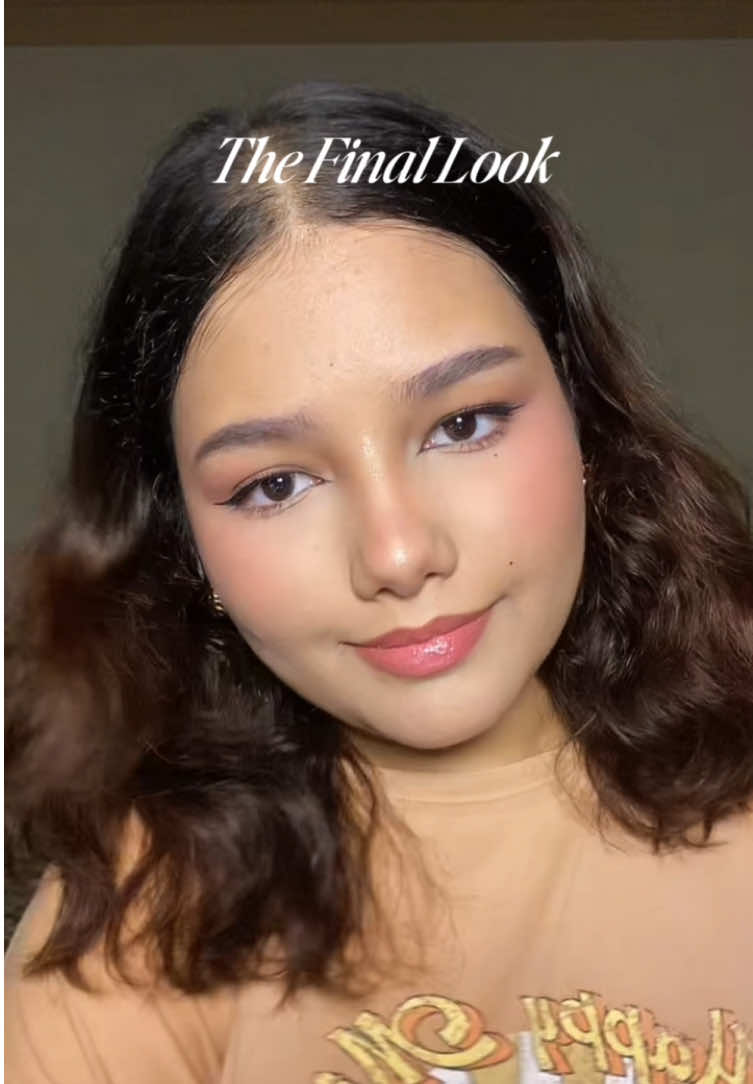 10 - step easy, super light, not too heavy makeup routine for university 🌞 👩🏻‍🏫🎓 let me know if you’ll try out this makeup routine for uni or school (if you’re allowed) 👀‼️ here’s the product list👇🏼 @Layaly Shop brow fix master and Ink Black Luxe Liquid Eyeliner  @Mikyajy | مكياجي xpert cover+ foundation & concealer in “322” @Miss Rose Cosmetics in “fair” @Makeup Revolution translucent baking powder and mini blush in “pink lady” @essence.cosmetics lash princess mascara in sculpted volume edition @SHEGLAM lipstick in “rule breaker” @/glossci lip gloss in “wine”