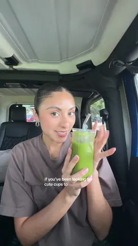 Spill proof cups for your everyday drinks 🩷 Get them while they’re on sale besties !! #greenjuice #wellness #spillproofcup #juicing #glasscup 