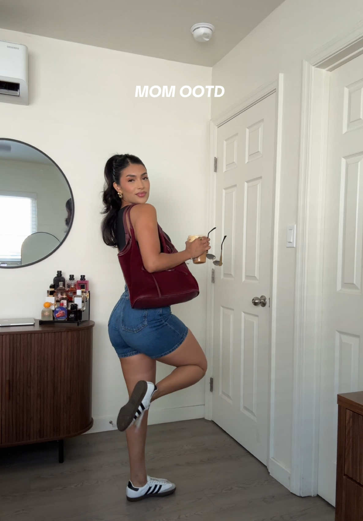 Ya se tomaron su cafecito?! ☕️ #sahm #sahmoutfit #momootd #OOTD #boymom 