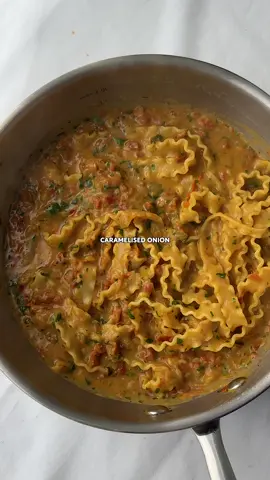 CARAMELISED ONION, SUN-DRIED TOMATO + BROWN BUTTER PASTA 🧅 what’s your go-to comfort food? this dish is perhaps one of the most comforting pastas I’ve ever had the pleasure of making. simple, store-cupboard ingredients, cooked with care, to create a warming, flavour-packed dinner 🤤 caramelised onions. brown butter. sun-dried tomatoes. lots of garlic, some cream + just a couple more ingredients. transformed into a creamy, indulgent + delicious sauce 🧈🍅 for the full written recipe, head over to this week’s newsletter, which can be accessed for free via the link in my bio 🙏 #pastarecipe #pasta #EasyRecipes #comfortfood 