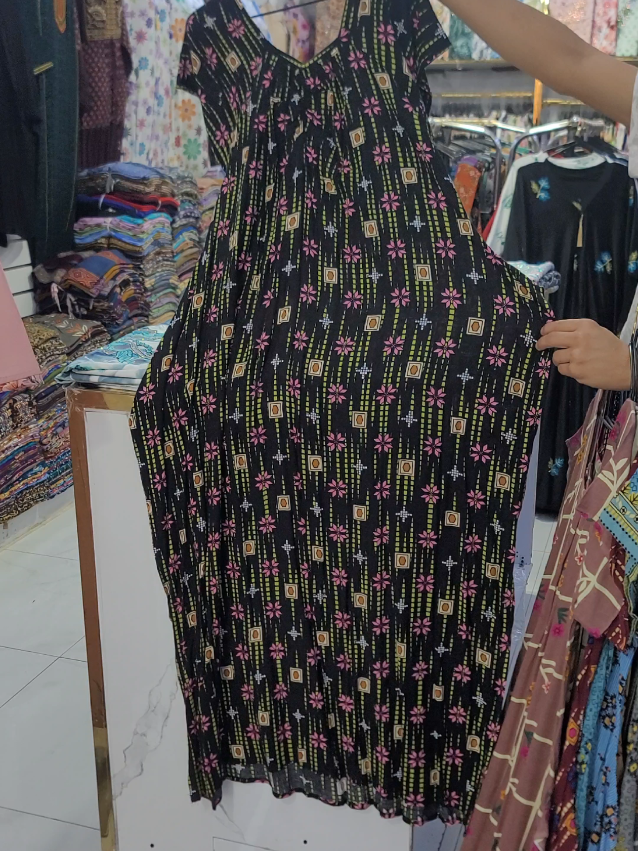 روز فراشه #قمصان_روز #جلابيات_الرياض #ملابس #عروضات #الرياض_جده_مكه_الدمام_المدينه 