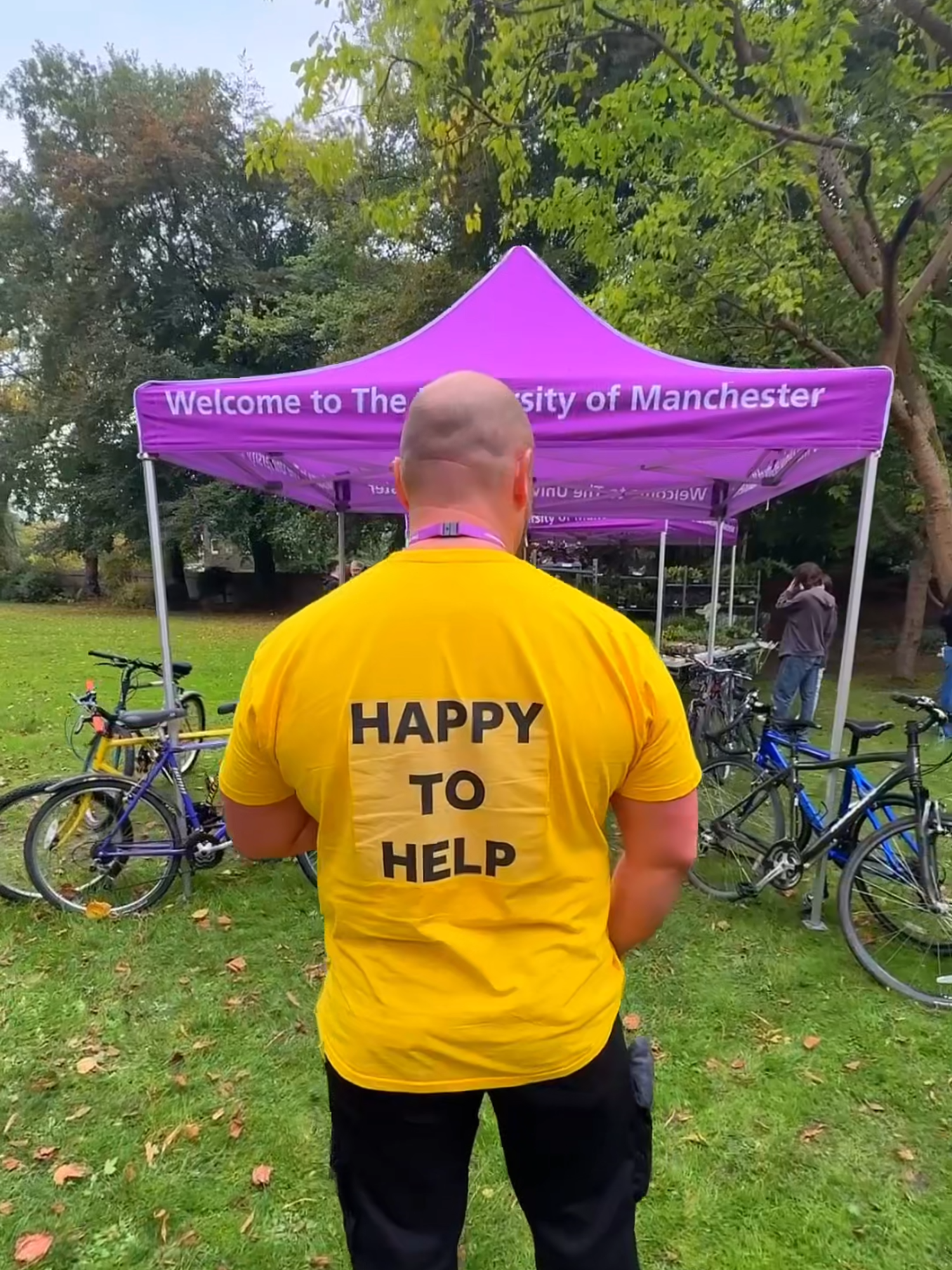 Come with us to our student halls welcome fairs 🤝 Pop in over the weekend and meet our ResLife team, register with a GP, buy some pre-loved items from the British Heart Foundation, purchase your bus pass, get safety advice and much more. 📍Sat 20 Sept - Whitworth Park, City Campus 📍Sun 21 Sept - Uttley House, Fallowfield #uniofmanchester #welcome #manchester