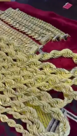 #18karatgoldjewelry #goldvendorinlagos #goldvendorinnigeria #goldvendor #200millionviews #gold #investment #dubaigold #twistgoldchain #fyppppppppppppppppppppppp 