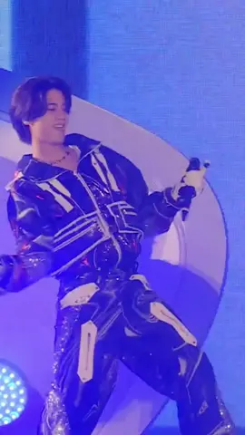 まさかの公式からありがとうございます😭！！もう需要わかりすぎなのよ😭！！！ 個人的に海ちゃんが大優勝すぎて、メインで編集してしまった…🥹💛 ただれんれんの🫣なところ（皆さんなら分かると思います…笑）は、控えめに言って意識飛んだ…🥹🖤 #kingandprince #キンプリ #永瀬廉 #髙橋海人 @King & Prince_UM 