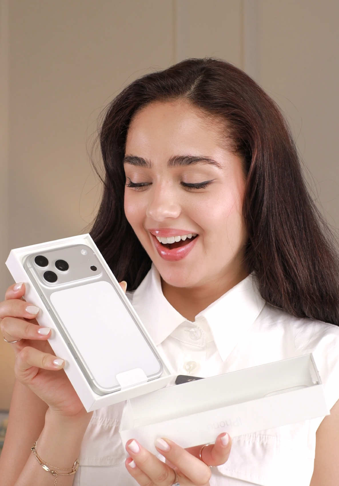Unboxing #iphone17promax  😩🤍
