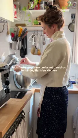 Nothing better to me than a croissant danish☺️💕 You can definitely make these with premade croissant dough or even puff pastry if you prefer. Now, I know many danishes are baked with the cream cheese filling, but I find the texture a bit strange, so a cream cheese pastry cream is what I make instead to fill after baking, so that the texture remains smooth and silky and the croissant is crispy and flaky! Cream cheese pastry cream (enough filling for 12) 160 grams of milk 2 egg yolks 40 grams sugar 10 grams cornstarch 1 tsp vanilla Pinch of salt 1 tablespoon butter, room temp 80 grams cream cheese, softened Comine yolks, sugar, cornstarch, and salt. Bring milk to simmer, then pour over egg mixture. Pour this back into pan and continuously whisk over medium heat till thickened and bubbling. Take off heat and add butter. Then add cream cheese. Cover with plastic touching surface and leave to cool.  Raspberry jam 50 grams raspberries (fresh or frozen) 80 grams sugar 1 tsp of lemon juice Smash raspberries in pan and bring to boil for 4 minutes. Add the sugar and lemon juice and boil for a further 4 minutes (it should reach the temp of 103C/218F) If you click the link in my bio, I have linked my Amazon page, where l list the tools that I use like my molds, scales, etc. Again, like always, I highly recommend using a scale for all recipes, as it ensures a better, consistent bake! Using cups for measuring is just not an accurate way to measure and can lead to baking tragedies😅