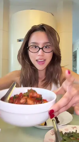 แกกกก ฉันหิวอีกเเล้ววววว #ลิลลี่ภัณฑิลา #น้ำพริกยายลี่ #น้ำพริกอกไก่เเซ่บยายลี่  @YailyOfficial 