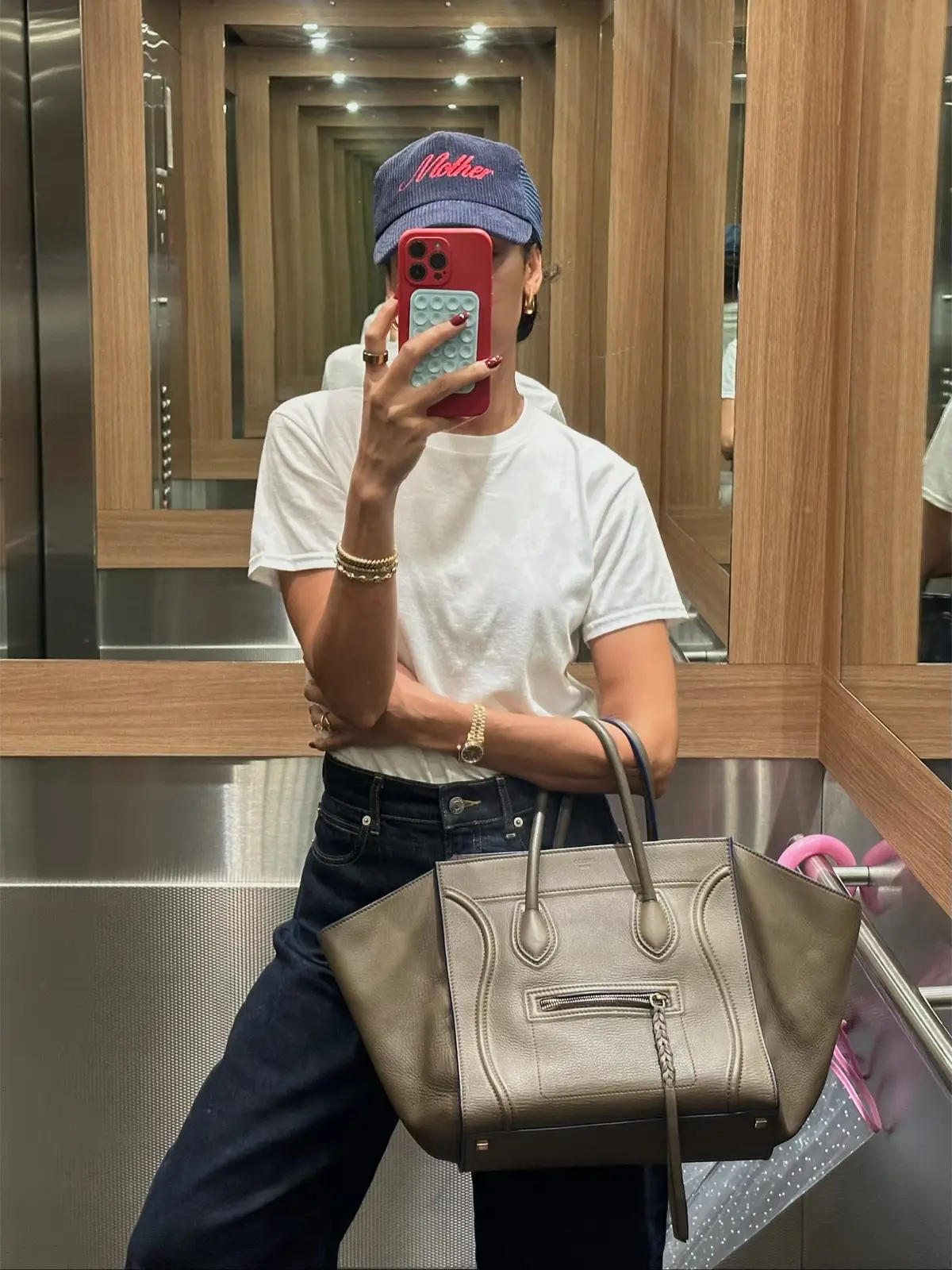 your sign to get a pre-loved old celine luggage bag 🩵 #celineluggage #celinephantom #iconicbags #phoebephiloceline 