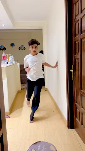 لما تفكر تنزل الحمام بليل 😂😂#القيصر 