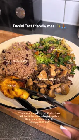 Plantain makes every meal better on the Daniel fast! we ate 5 in a week 😂  _______________ Dying daily is a posture of spiritual and moral death to sin and self-centredness, recognising and putting off the old self (sinful nature) and putting on the new self (spiritual nature). It is a life of ongoing surrender and self- denial – a daily choice to put aside one’s own desires and ego in favour of living a life aligned with Christ. #danielfast #danielfastideas #christiantok 