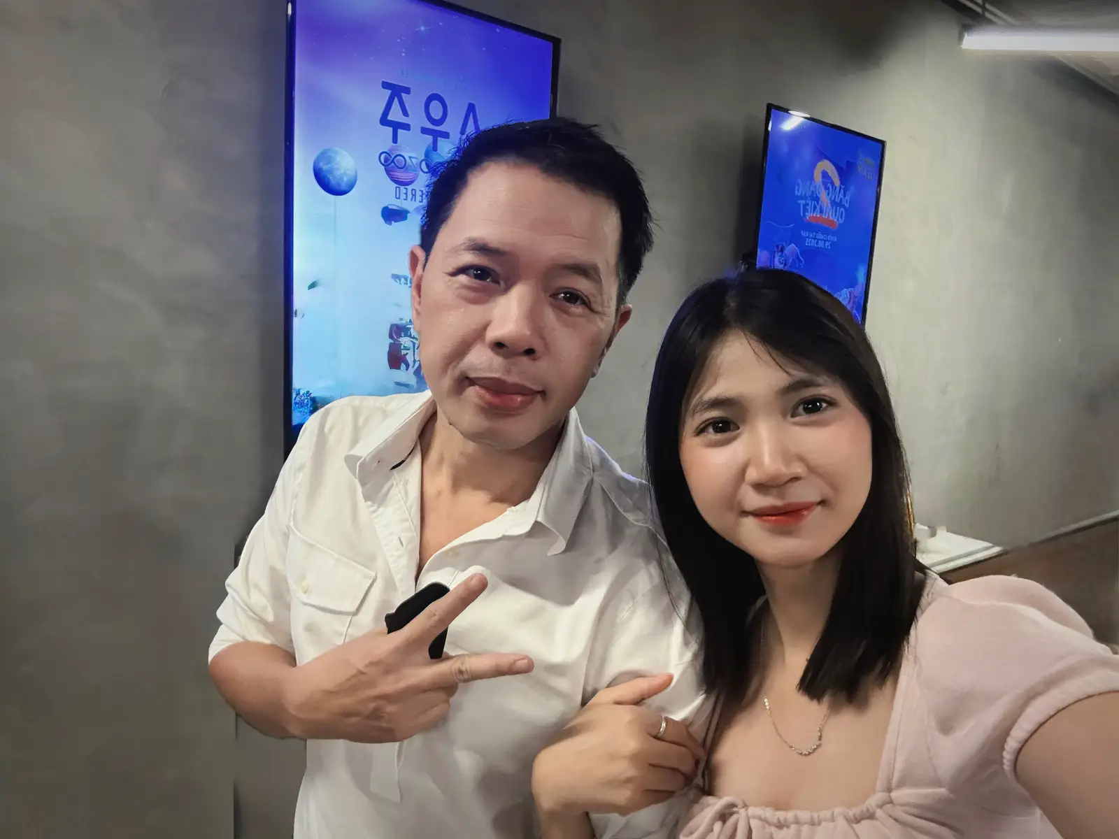 bốc trúng sít rịt lun mà 🥲 phim hayyyy 👏 chú Thái Hoà diễn đỉnh của chóp lun ạaa 😭 🙆‍♀️  chạy theo chú mà run quá khum mở đc máy ảnh lunnn 😭😭 #tuchientrenkhong #thaihoa #xh #trend 