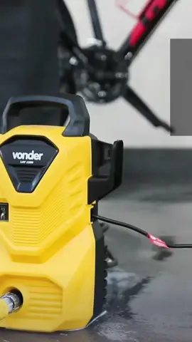 💦 Praticidade e economia na limpeza! 🚀 Compacta, leve (4,2kg) e fácil de usar, ela acompanha pistola, lança com bico ajustável, mangueira de 3m e reservatório externo para detergente. Economize água e tenha potência com qualidade Vonder! 📍 Encontre na Ferro Mix – R. Luiz de Matos, 500, St. Sudoeste, Goiânia-GO 📲 Atendemos também pelo WhatsApp: (62) 3089-2158 #LavadoraDeAltaPressão #Vonder #LAV1300 #LimpezaProfissional #EconomiaDeÁgua 
