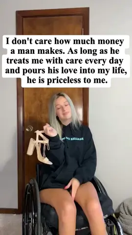 #singlewoman#lonelywoman#fyp#wheelchair#paralyzed#singlelife#singleandreadytomingle 