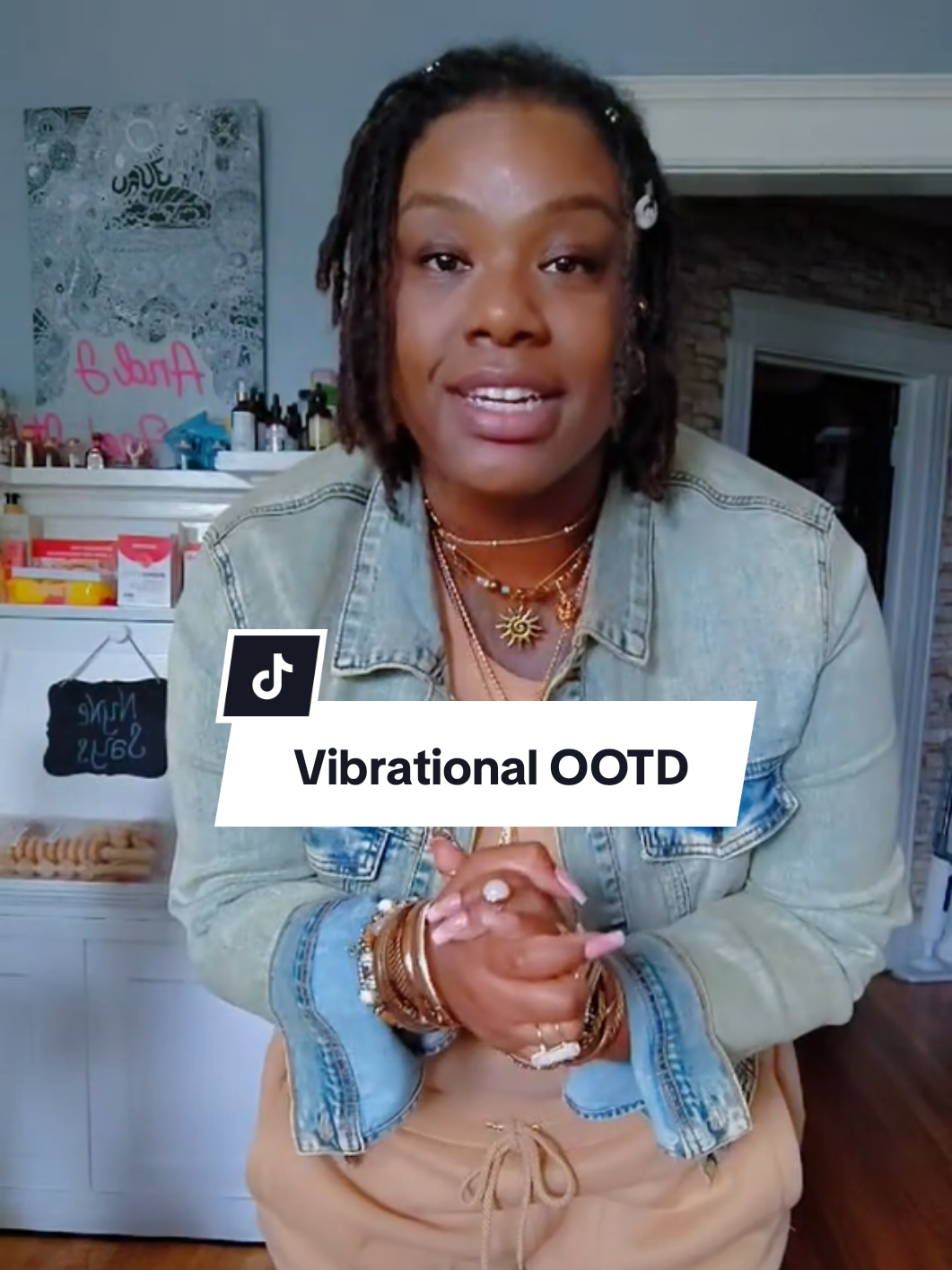 Starting to dress consciously. Gotta crawl before I walk 💯 organic cotton for the win!! #frequency #awakening #nohashtag Jewelry in my showcase ✨🤗 Check the website for the 100 plus frequency vendor fabric list! 