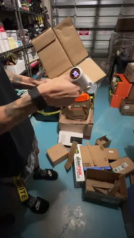 Ella no me deja llegar en paz a la casa #tiktokshop #fanttik #boxcutter #fantiktools #herramientas 