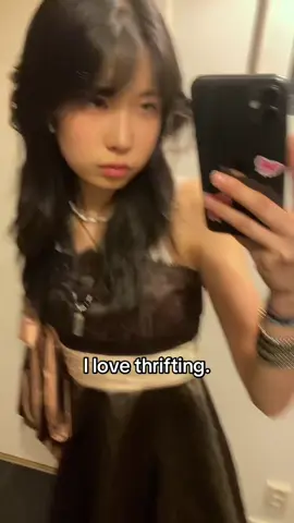 Eveytjings thirfted expect the pants😍🙏 also bought another besviket but i broke🥲 #thrift #fitinspo #fyp #xyzbcafypシ #🇨🇳 