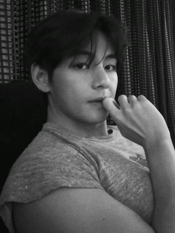 He's so Pure 🤍🕊️ . . . #taehyung #taehyungedit #Fiza_edits_ #fypviraltiktok #fyp 