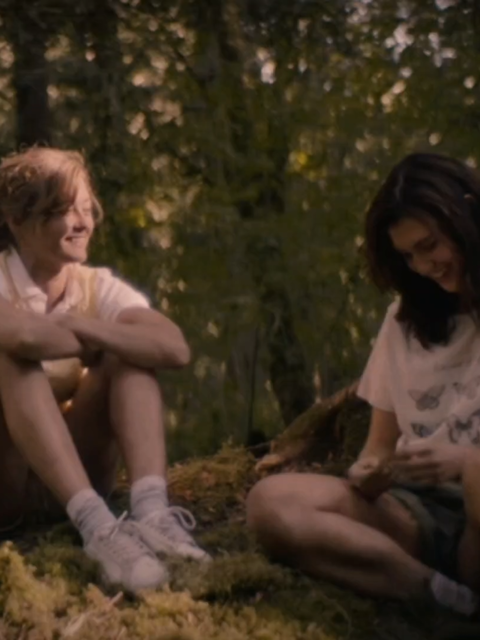 #JACKIESHAUNA | when you spend the rest of your life being haunted by your best friend who you were secretly in love with cause the last time you talked was a major fight this was supposed to be longer but tiktoks a btch who wont let me post longer than a minute #jackietaylor #shaunashipman #yellowjackets #fyp