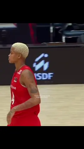 Que olhar é esse Melissa!😎❤️ Ib: @voleiscenes  #melissavargas #vargasedit #volleyballworld #edit #turquia 