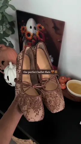 fall colors = it’s a fall shoe 🐻 #balletflats #fallshoes #flats #fallfashion #tiktokshopcreatorpicks 