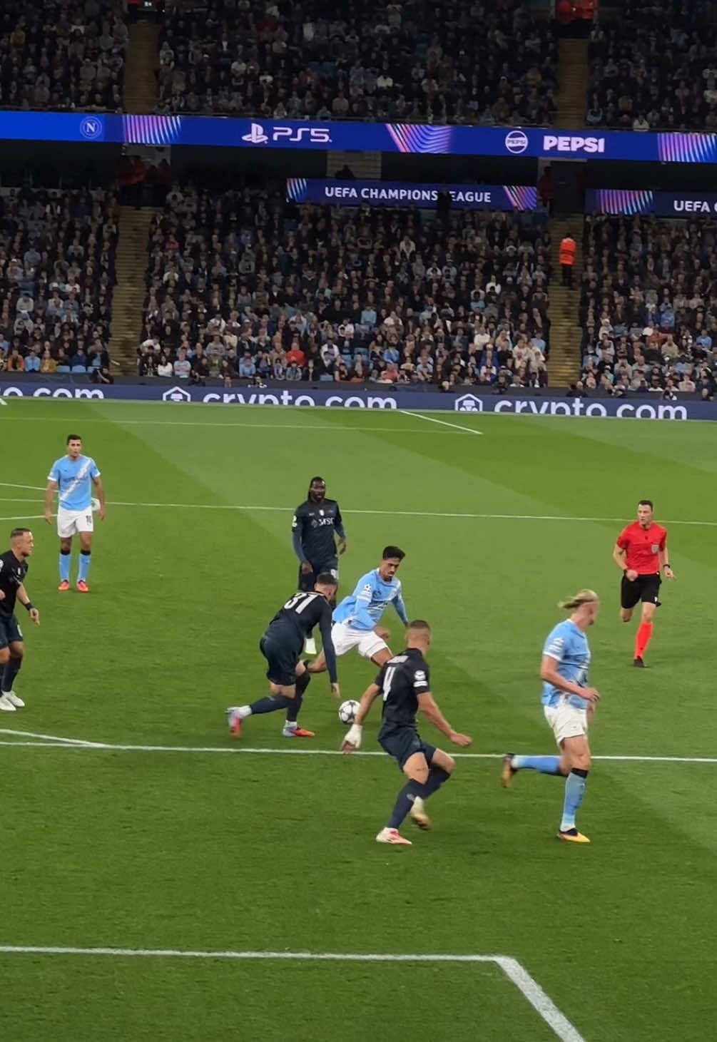 Tiki-taka. Masters at keeping possession.  #mancity #napoli #football #ucl 