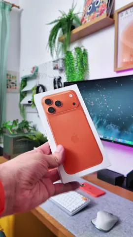 iPhone 17 Pro Max in Cosmic Orange 🍊 