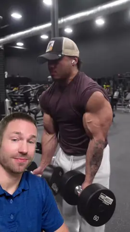 Isometric muscle contractions when lifting! (devinbernardo/IG) @Muscle and Motion 