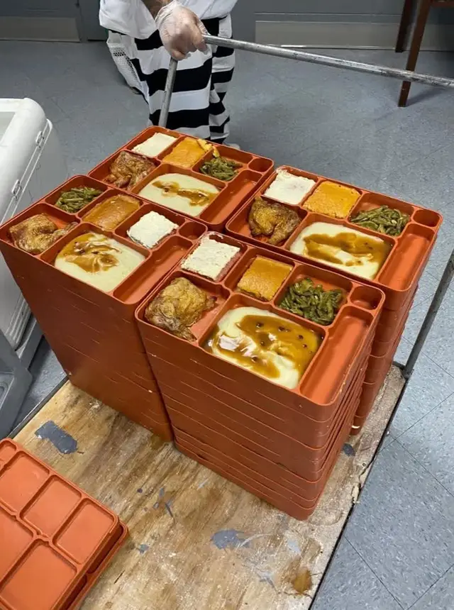 Meals from Mississippi State Prison - it doesn't even look half bad.