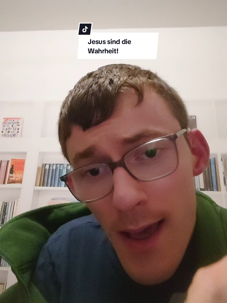 Die Welt nennt uns verrückt, doch genau darin liegt unsere Freiheit: Wahrheit zu leben – in Beziehung mit Jesus Christus. #christiantok #jesuslebt #glaubensstärke