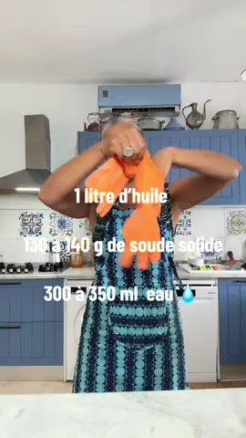 كيفاش نعمل الصابون في دار بزيت القليان @Olfa Just me 🫶 تو نوريكم في part2  Savon maison avec l’huile de friture #savon #DIY #صابون #الشعب_الصيني_ماله_حل😂😂  #explore  @Olfa  @Olfa   @Olfa 