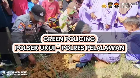 🌱 Green Policing: Menanam Harapan, Menjaga Alam 🌱 Polsek Ukui – Polres Pelalawan melaksanakan sosialisasi, edukasi, dan penanaman bibit pohon di SD Negeri 018 Kelurahan Ukui Satu. Melalui kegiatan ini, Polri mengajak generasi muda untuk peduli sejak dini terhadap lingkungan, menjaga keseimbangan ekosistem, dan menciptakan masa depan yang lebih hijau. 🌳✨ 🇲🇨 Melindungi Tuah, Menjaga Marwah 🇲🇨 #PolriPeduliLingkungan #GreenPolicing #PolsekUkui #PolresPelalawan