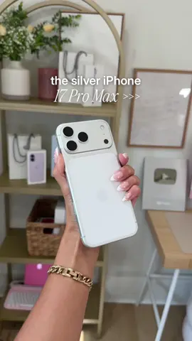 WOWWW okay the silver iphone 17 pro max is so so stunning 😭🩶 #iphone17promax 