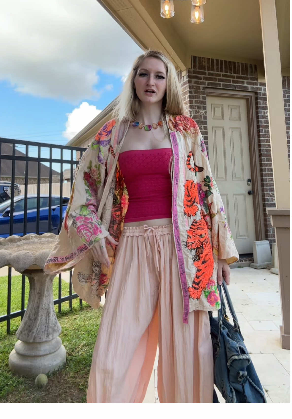 It’s Friday! I just woke up so don’t judge my low vibration LOL I’m just mentally preparing to pull this tube top down and up all day #magnoliapearl #bloomers #citybag #tubetop #freepeople 