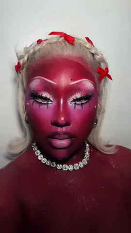 Peppermint hot chocolate ♥️🤍🤎#kamywammy #makeup #makuptransition #fyp #youngthug 