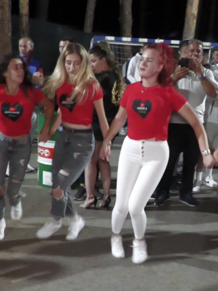 elektronke rasturaju kolo! @⚜️ @𝑬𝑨  #bosnian #kolo  #youtube #ibrozahirovic #elektrontv 