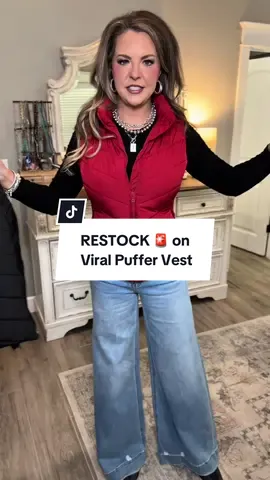 🚨Restock Alert on the viral puffer vest from @DOKOTOO-US! It’s the puffer vest that doesn’t make you look puffy!! They sell out quickly…especially the black so RUN 🏃‍♀️ don’t walk!!! #puffervest #LayeringOutfit #closetstaple #Tiktokshoprestock #veststyle 