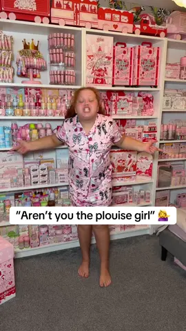 Aren’t you the plouise girl #plouise #plouisemakeup #plouisemakeupacademy 