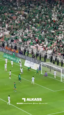 🎥 شوف | إيفان توني يعيد الأهلي إلى أجواء المباراة ويسجل هدف تقليص الفارق ضد الهلال 1-3  #قنوات_الكاس  #منصة_شوف  #دوري_روشن_السعودي 