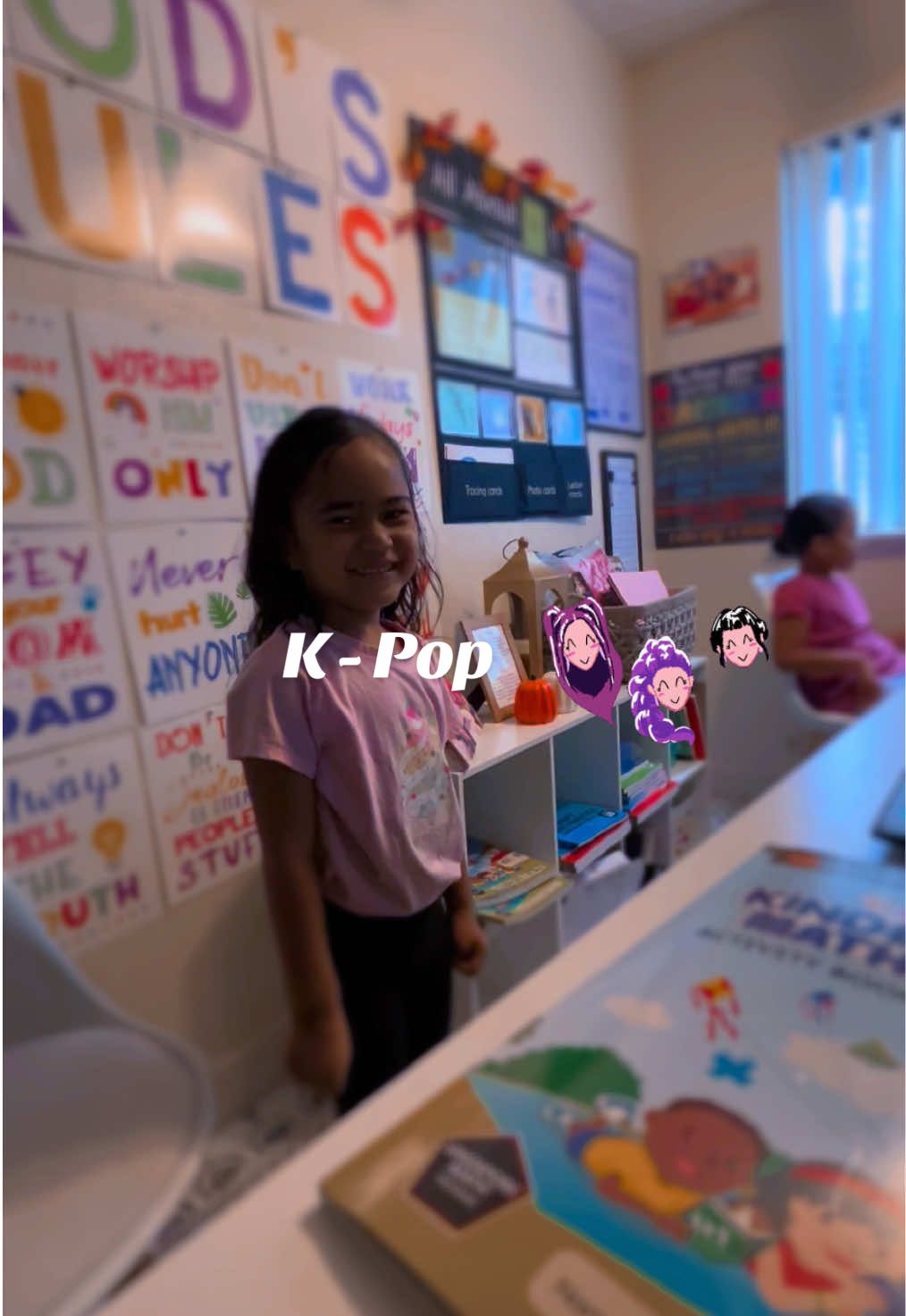 When you’re suppose to be doing “ head, shoulders, knees and toes “ child had me shooketh when she brought out these moves 🤣🤣    #homeschoollife #kpop #sodapop #dancing #homeschoolkids 
