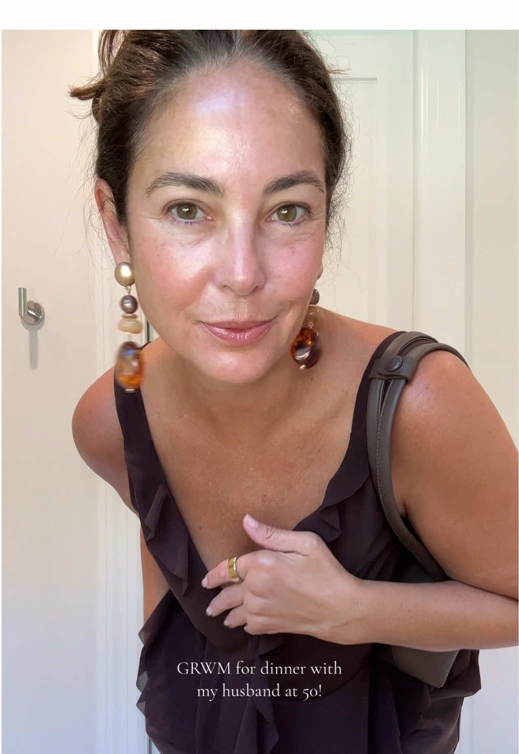 It is so hot in NY even though it’s almost the end of September! Trying to find a fall look that works when it’s 85 degrees! Perfect dinner date look! #fashionover40 #fashionover50 #fallfashion 