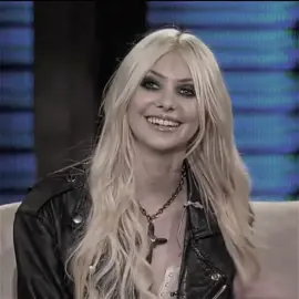 The coolest blonde you’ll ever see.  • [ My CC’s in my bio ] #taylormomsen #alternative #aesthetic #taylor #viral 