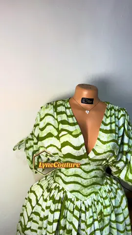 💚💚💚💚 Nos tenues confectionnés ✂️✂️ 📍Benin 0190293877 #robe #pagneafricain #couture #vues #fyp #@Laury❤️❤️ #batik #200k 