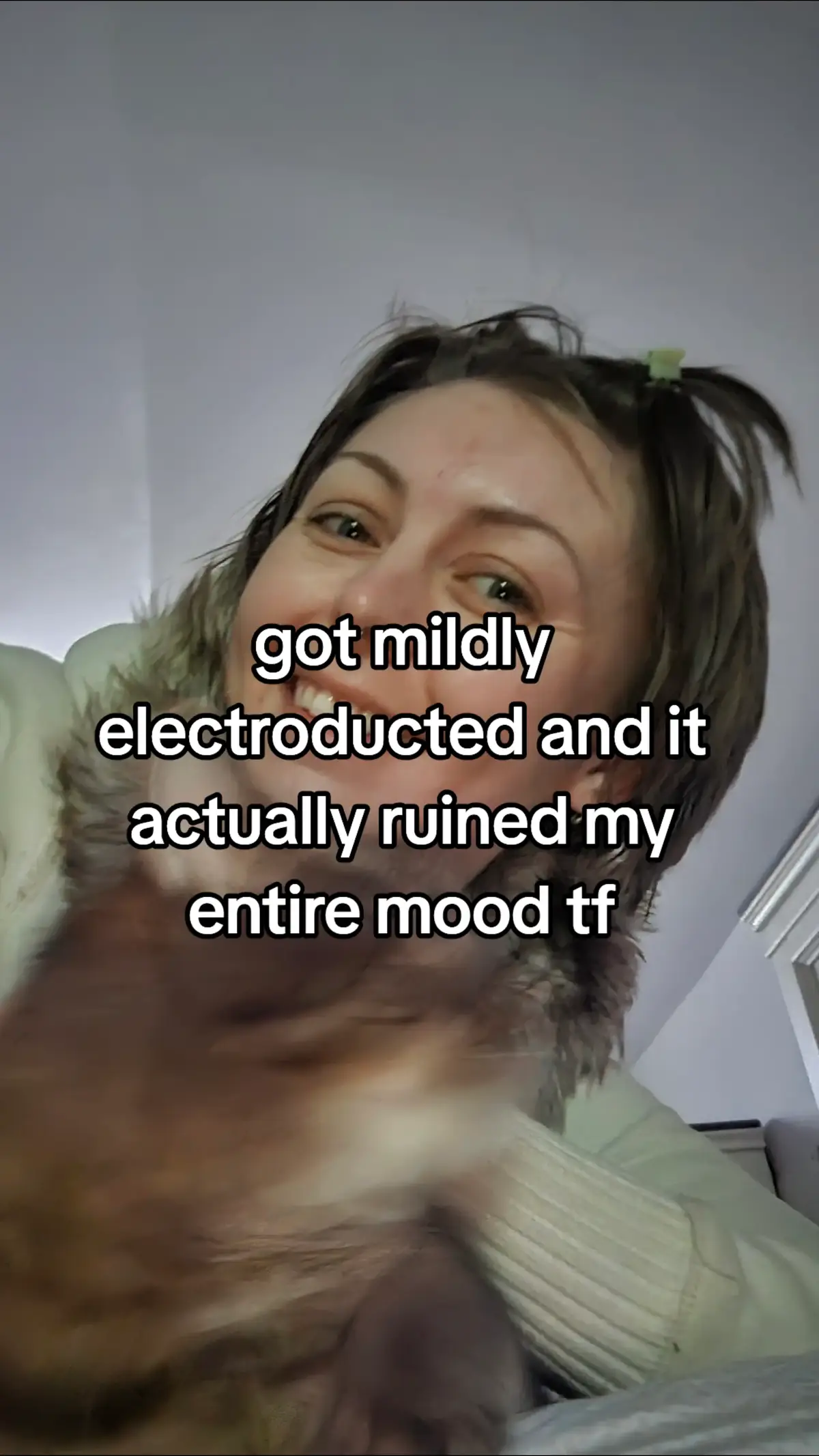 idk im not a professional lmao #shocked #electricity #electraheart #neurodivergent #cptsd 