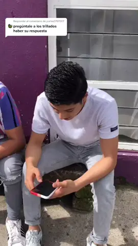 ni modos le toco cachetada😁😁😁