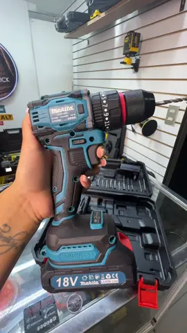 Producto estrella de la marca Makita ✨🚀✅ Taladro percutor 85 n.m  ¿Qué esperas para adquirir el tuyo? ¡Te esperamos! 🫶🏼 📌 3 meses de garantía.  📍Tienda física chacaito centro comercial Manuelita Sáenz piso 4 local 194. Contamos con Delivery a toda Caracas y envíos a nivel nacional 🙌🏼🛒 Si deseas más información contáctanos al WhatsApp y te brindamos la mejor atención 04242109881 📲📞 #tiendadeherramientas #percutores #herramientasdetrabajo #makita 